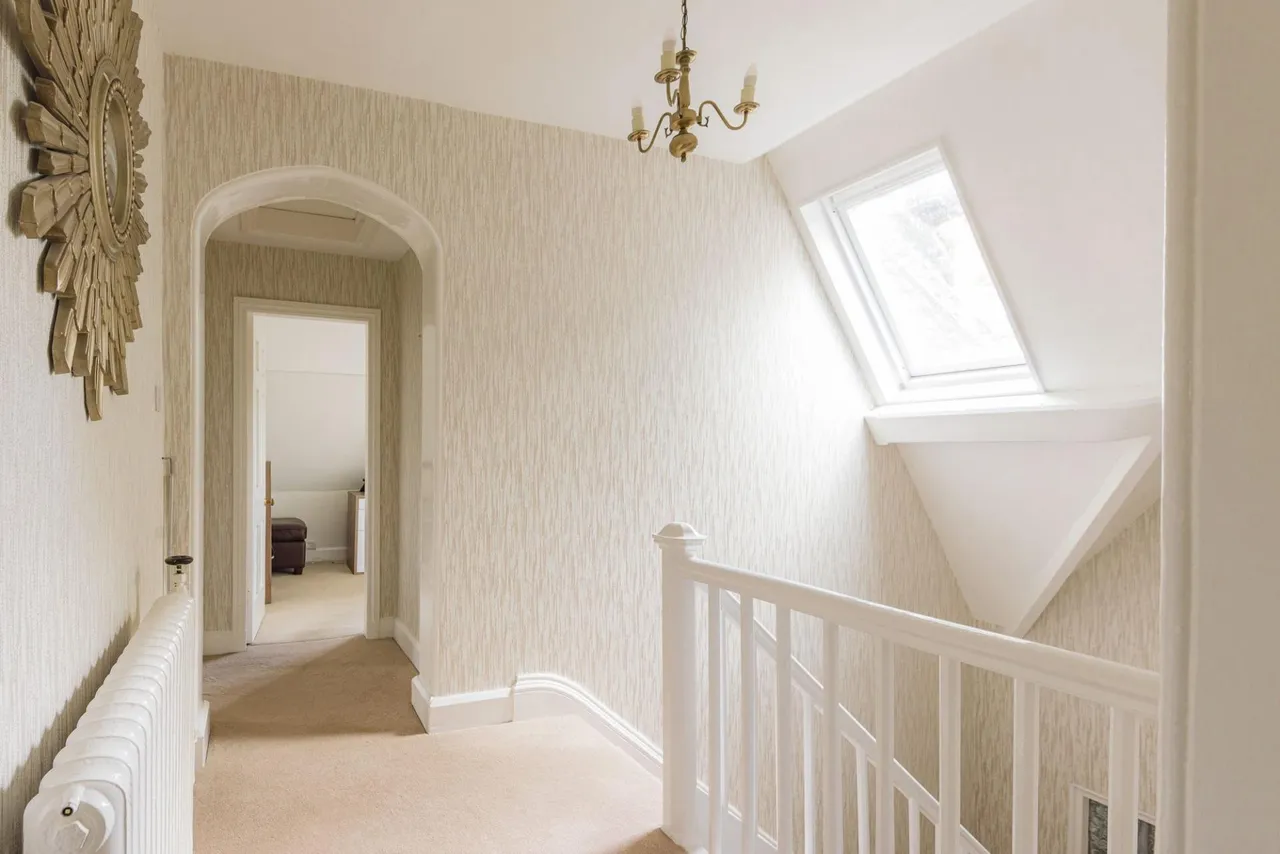 Willaston Road, Thornton Hough, CH63, photo 25