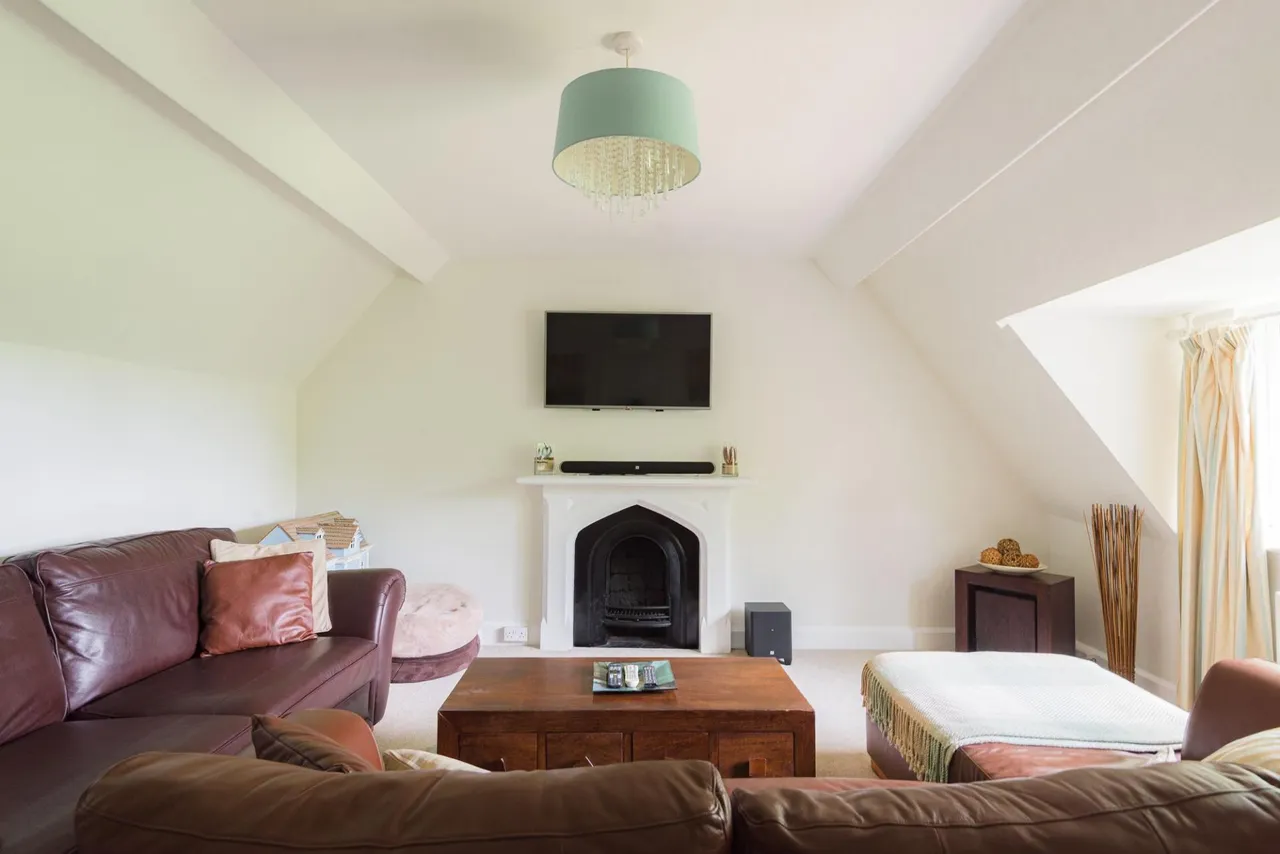 Willaston Road, Thornton Hough, CH63, photo 29