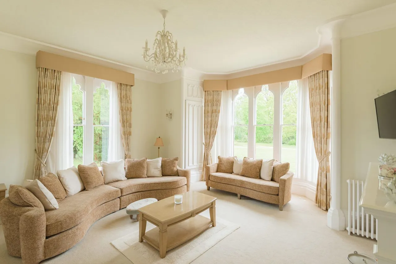 Willaston Road, Thornton Hough, CH63, photo 9
