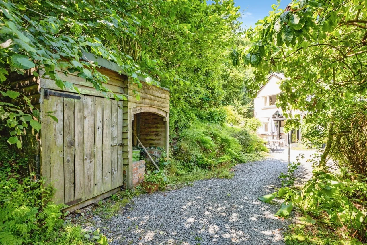 Llansadwrn, Llanwrda, SA19, photo 24