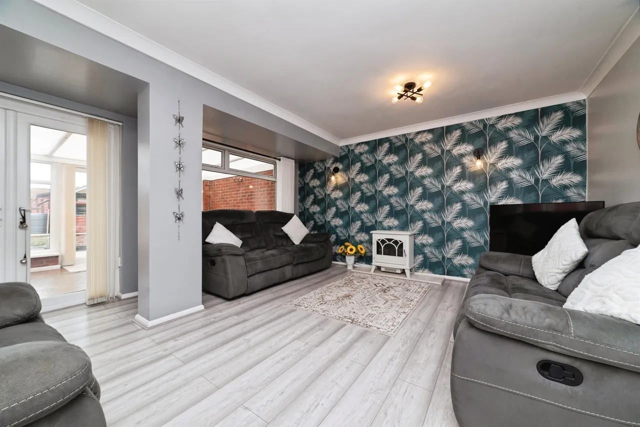 Woodleigh Drive, Sutton-On-Hull, Hull, photo 2
