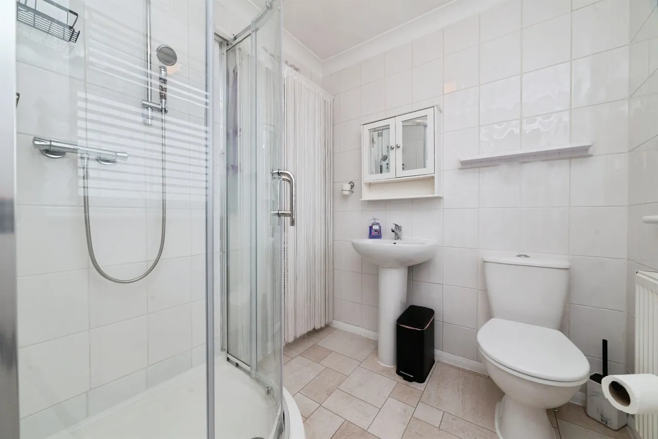 Woodleigh Drive, Sutton-On-Hull, Hull, photo 11