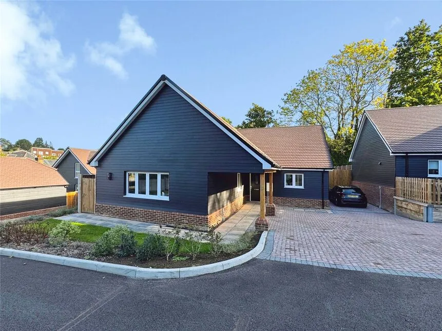 3 bed house for sale, Henwood Green Road, Pembury, TN2