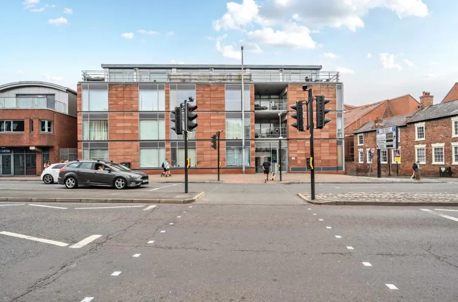 2 bed flat for sale, Dee Lane, Chester, CH3