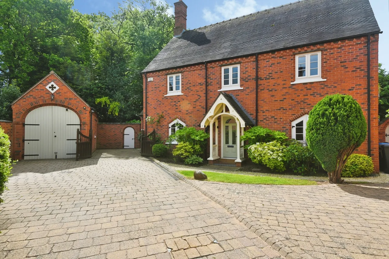 4 bed house for sale, Churchside, Tamworth, B79