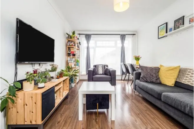 Clayhall Avenue, Ilford, IG5, photo 12