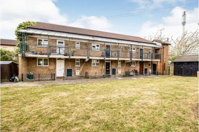 Clayhall Avenue, Ilford, IG5, photo 15