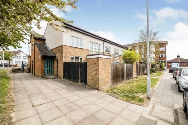 Clayhall Avenue, Ilford, IG5, photo 13