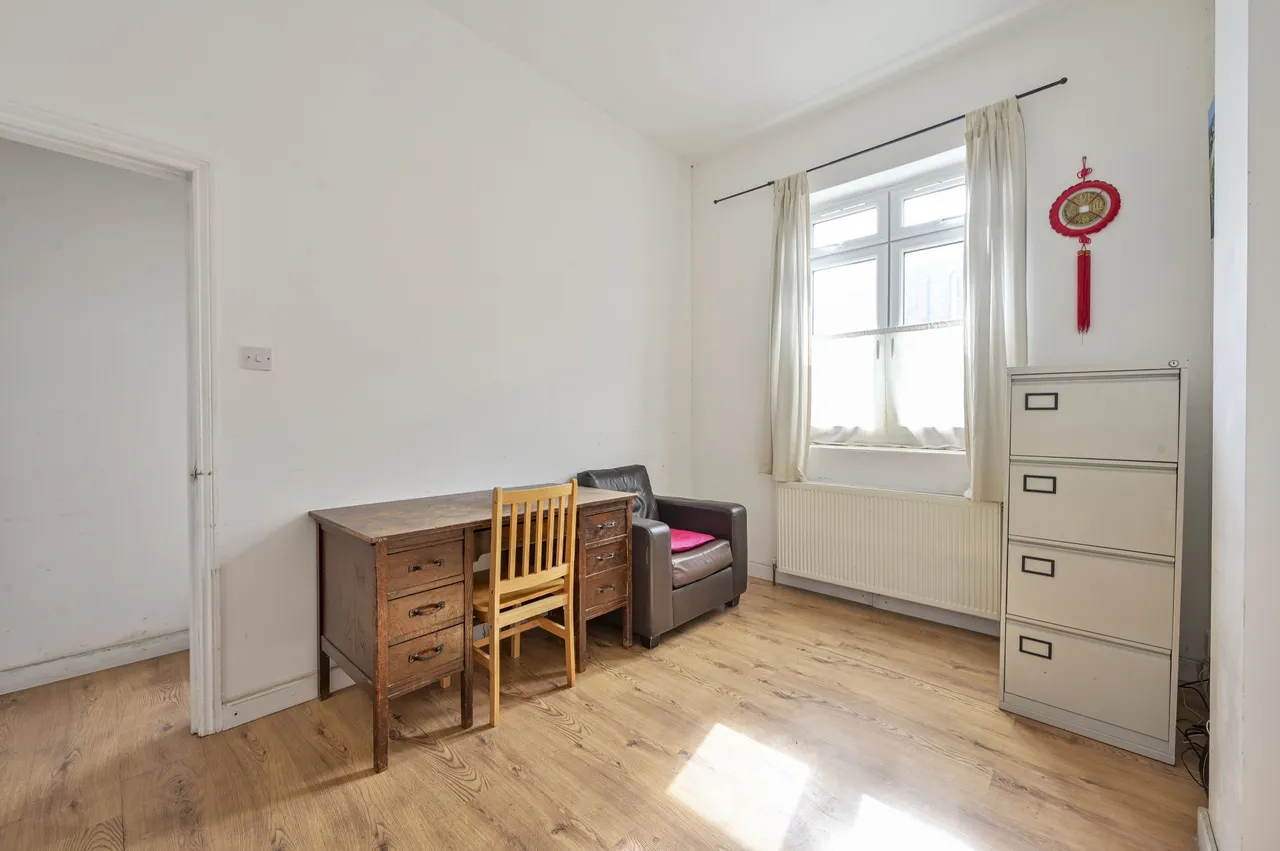 147 Kingston Road, London, photo 2