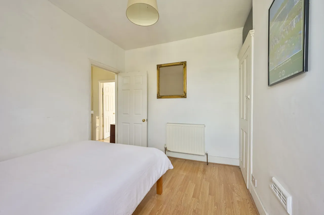 147 Kingston Road, London, photo 4