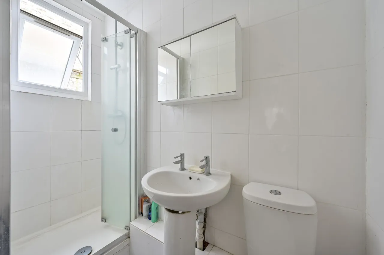 147 Kingston Road, London, photo 5