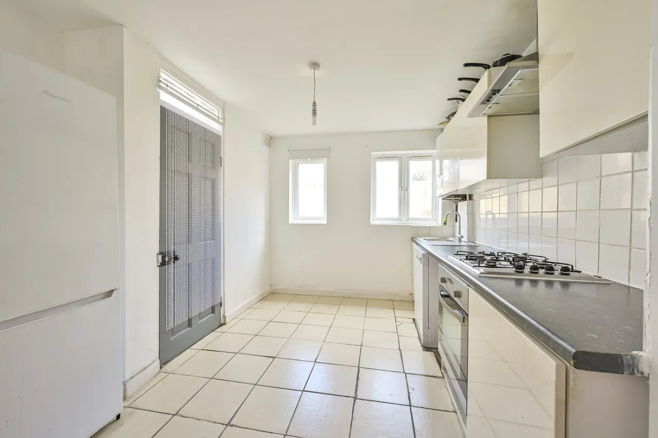 147 Kingston Road, London, photo 12