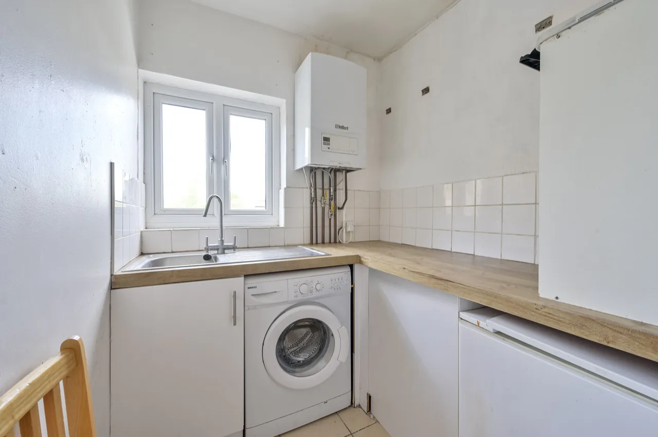 147 Kingston Road, London, photo 9