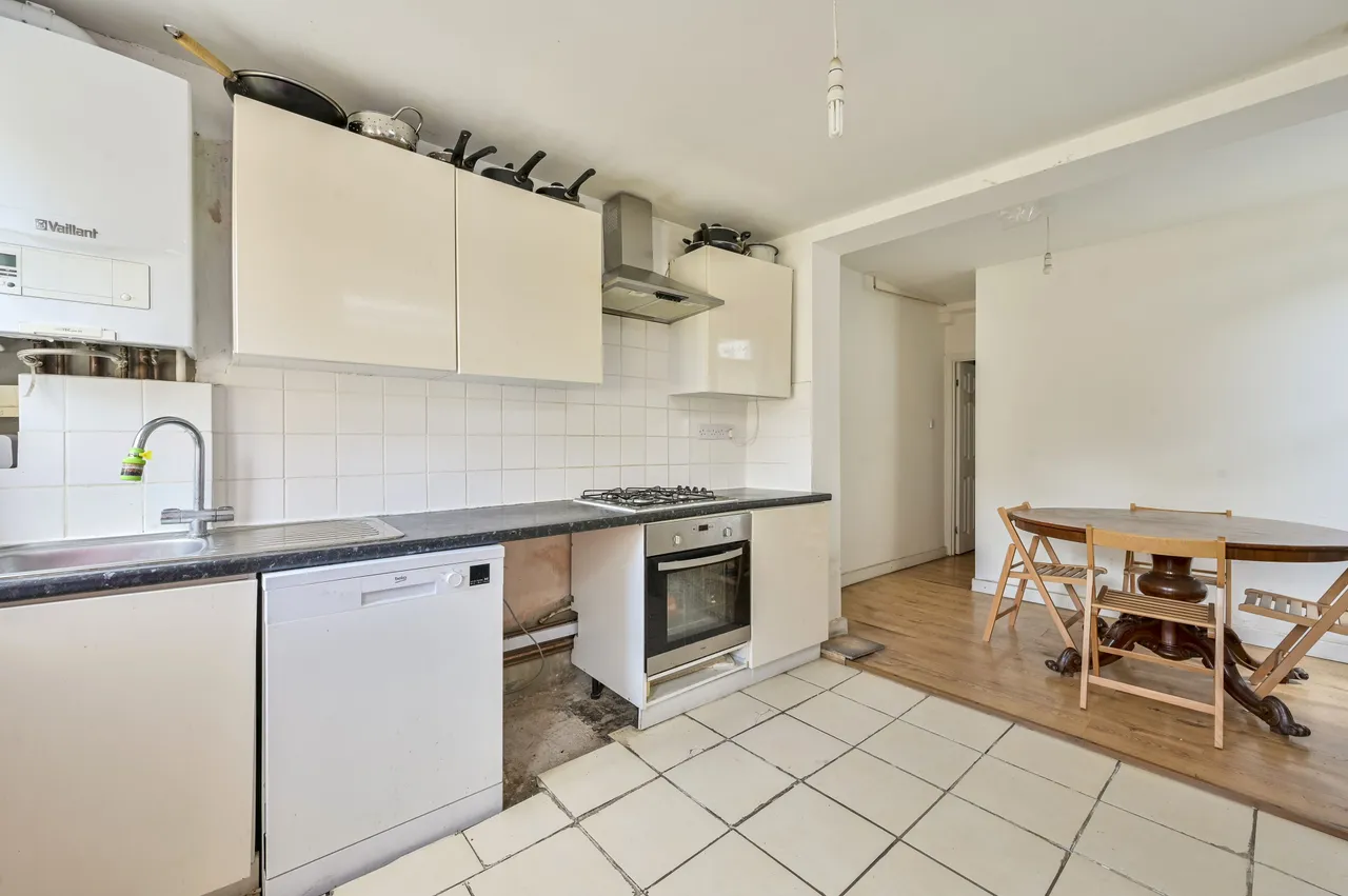 3 bed house for sale — 147 Kingston Road, London