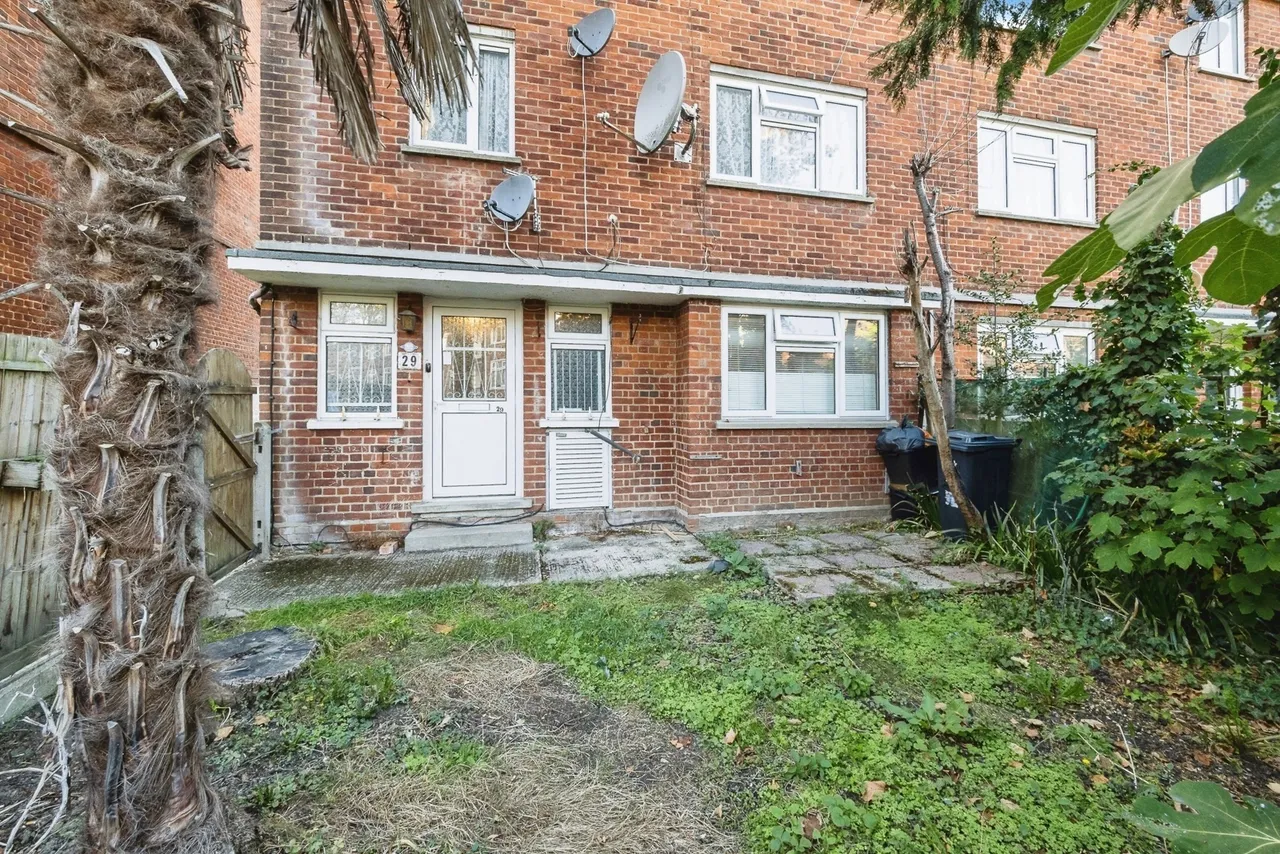 Croft Lodge Close, Woodford Green, IG8, photo 14