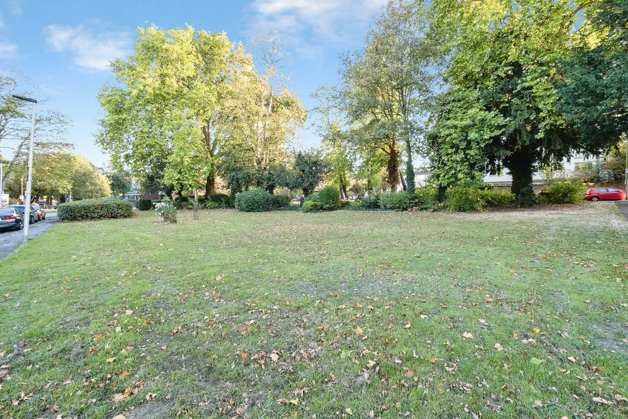 Croft Lodge Close, Woodford Green, IG8, photo 13