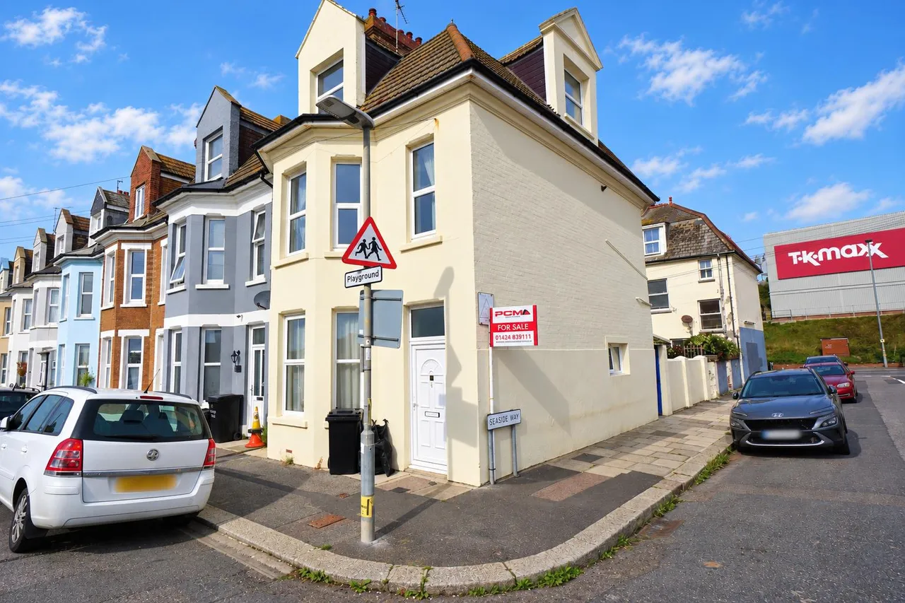 3 bed flat for sale, Seaside Road, St. Leonards-On-Sea
