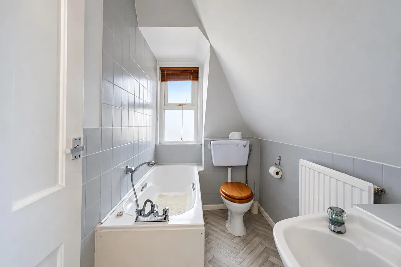 Seaside Road, St. Leonards-On-Sea, photo 11