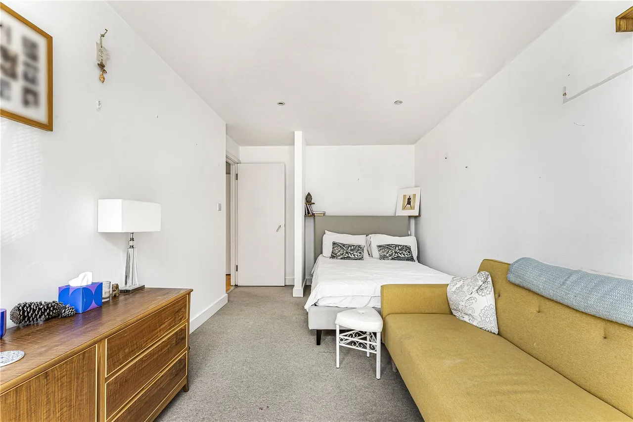 Shacklewell Lane, London, E8, photo 13