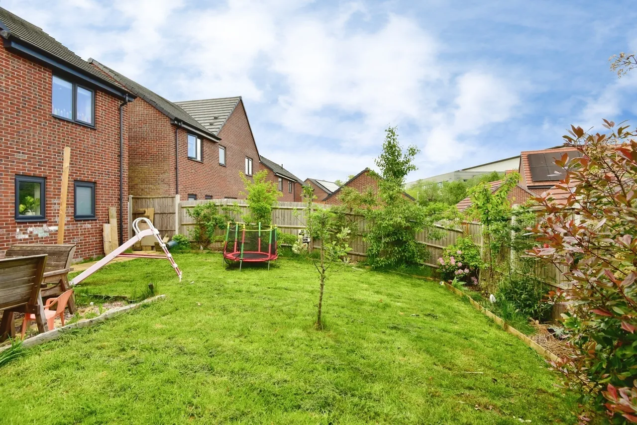 Shetland Drive, NEWCASTLE, Staffordshire, ST5, photo 12