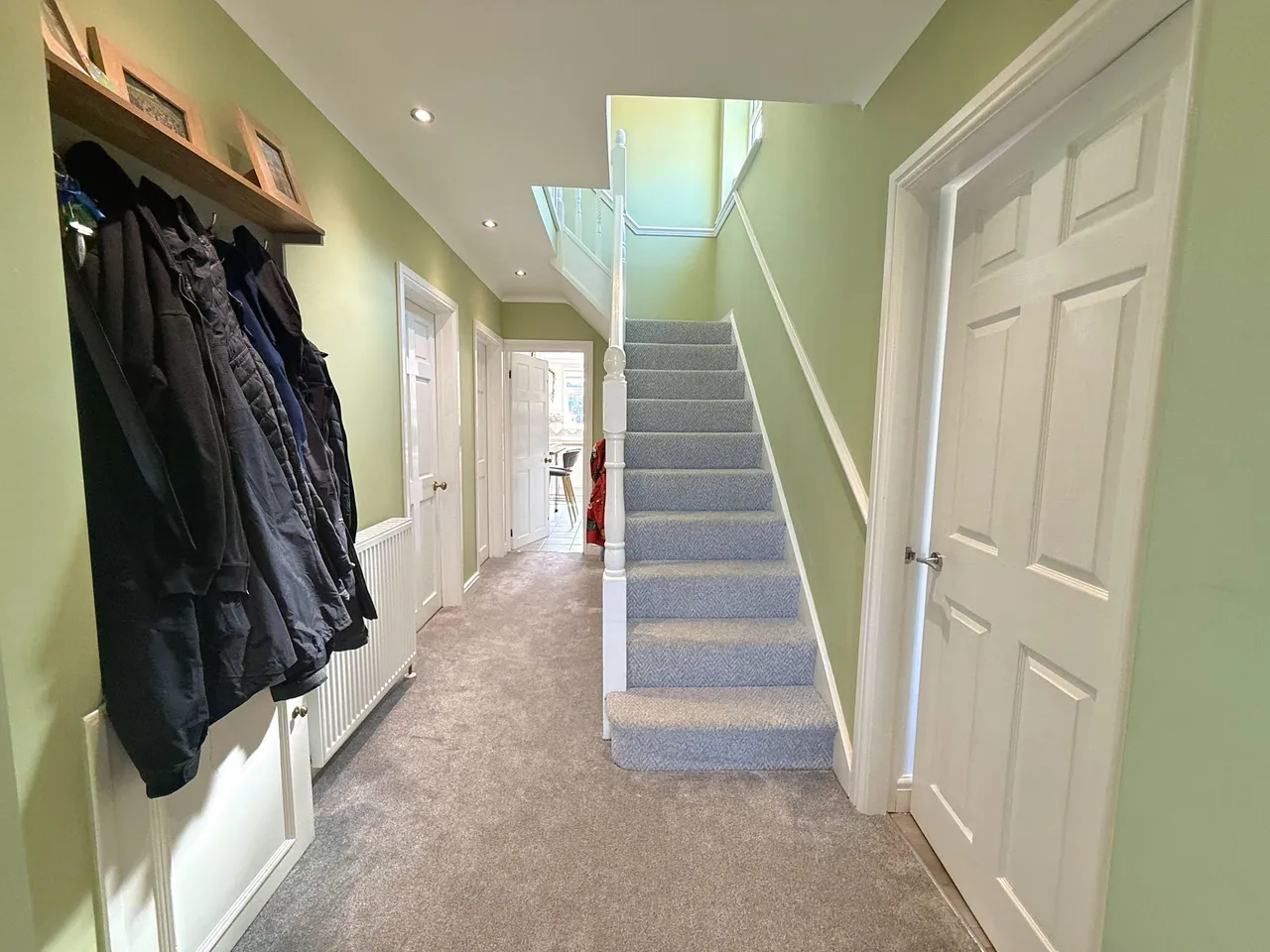 Okehampton Crescent, Sale, photo 2