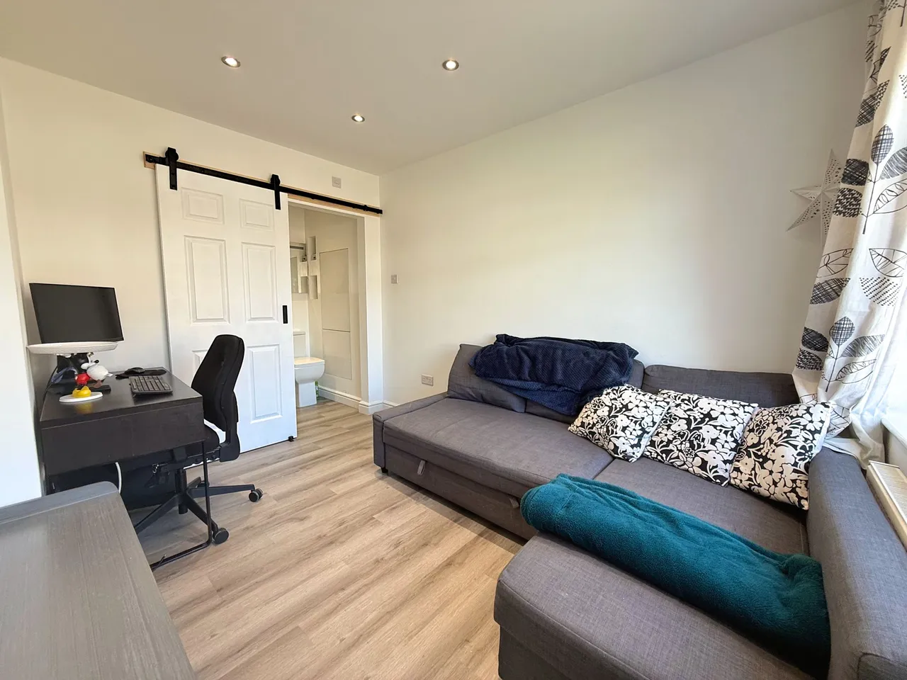 Okehampton Crescent, Sale, photo 10