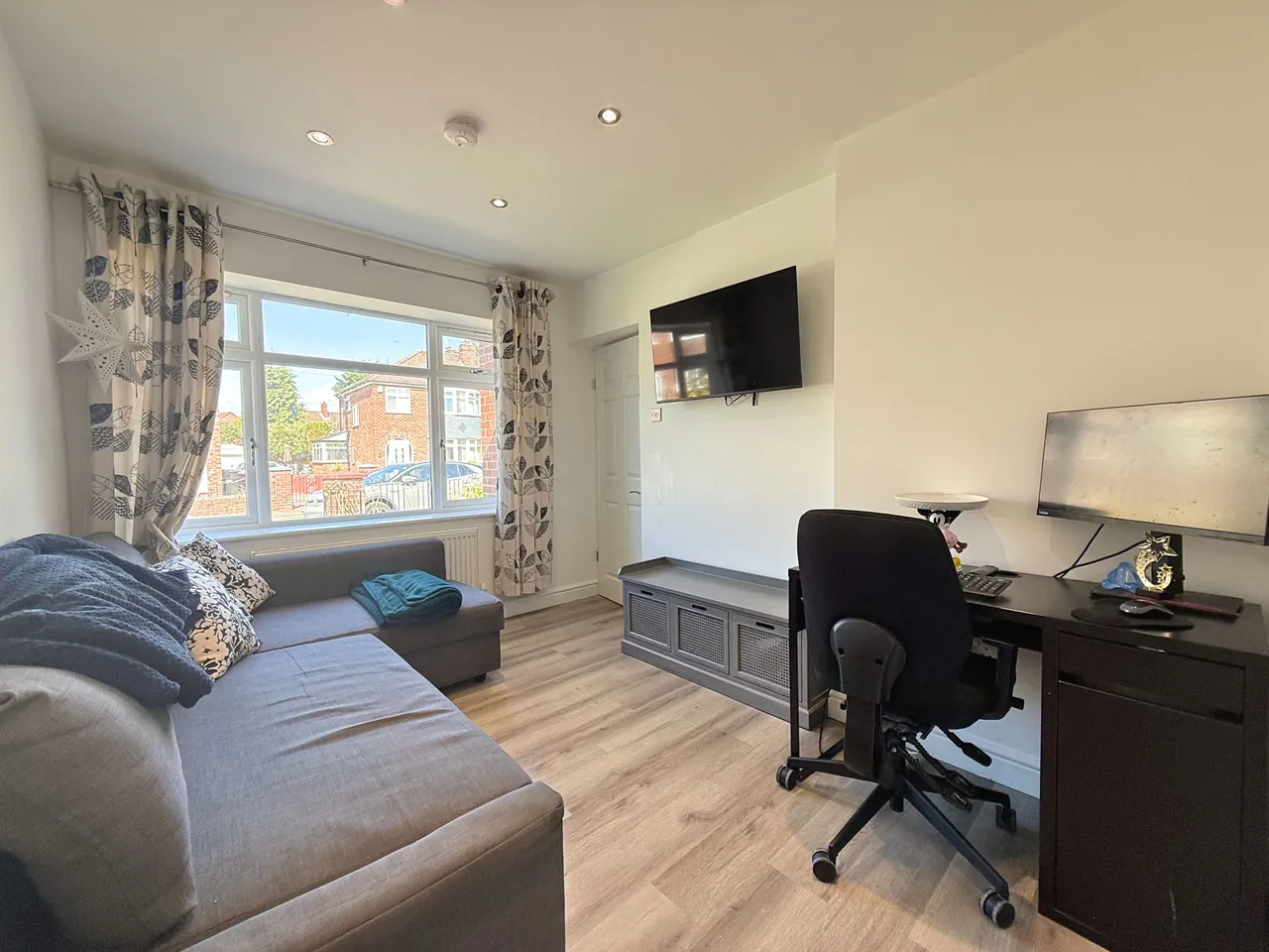 Okehampton Crescent, Sale, photo 11