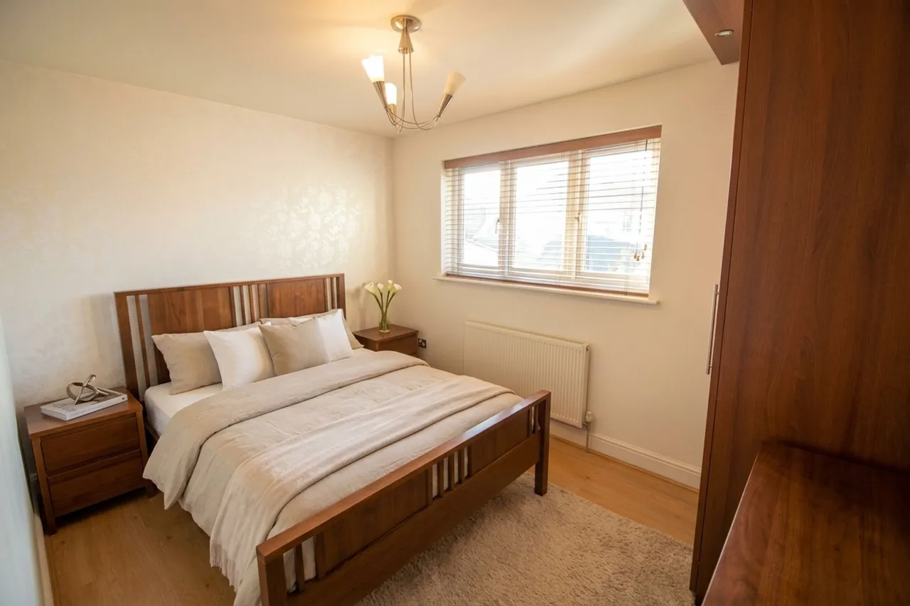 Gaynes Hill Road, Woodford Green, IG8, photo 3