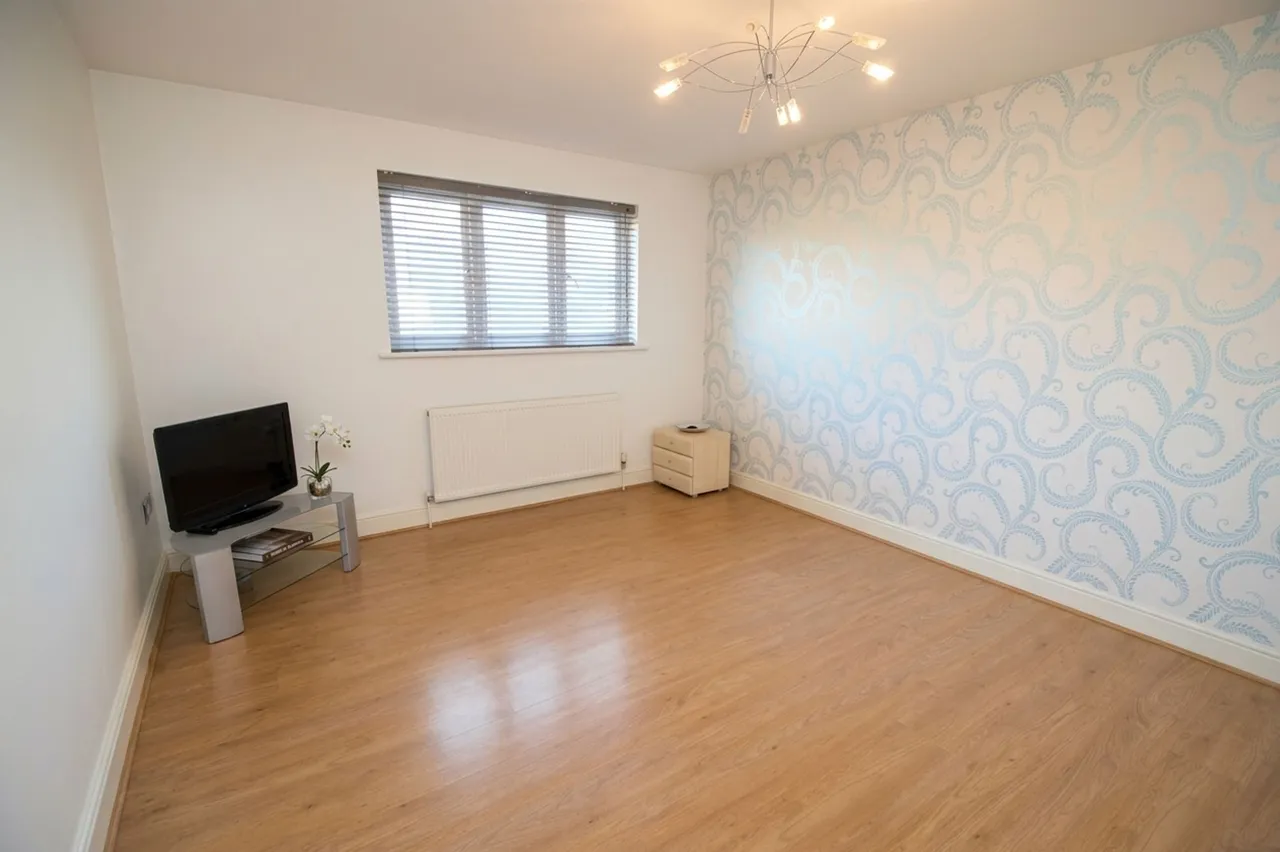 Gaynes Hill Road, Woodford Green, IG8, photo 8