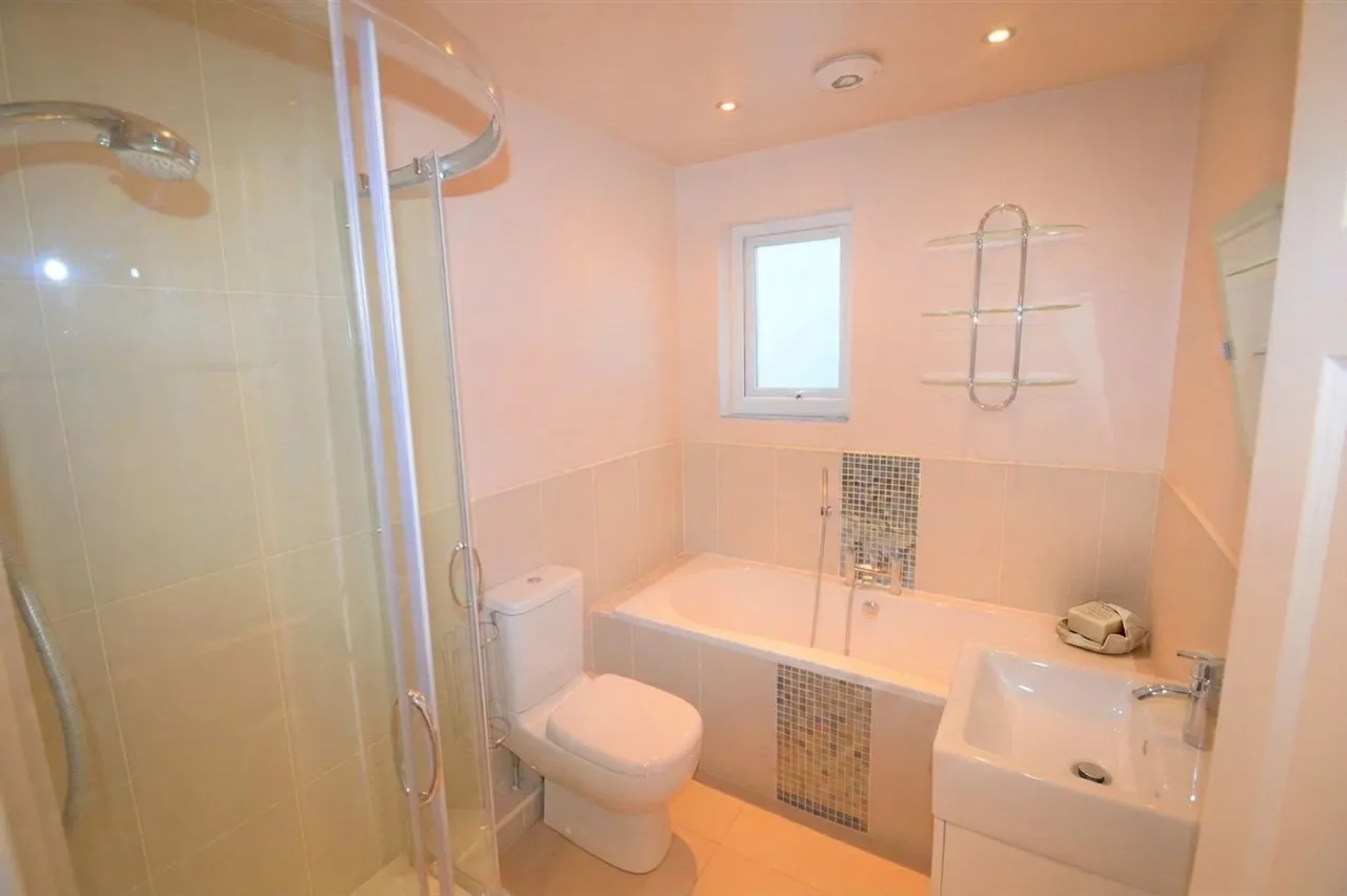 Gaynes Hill Road, Woodford Green, IG8, photo 7