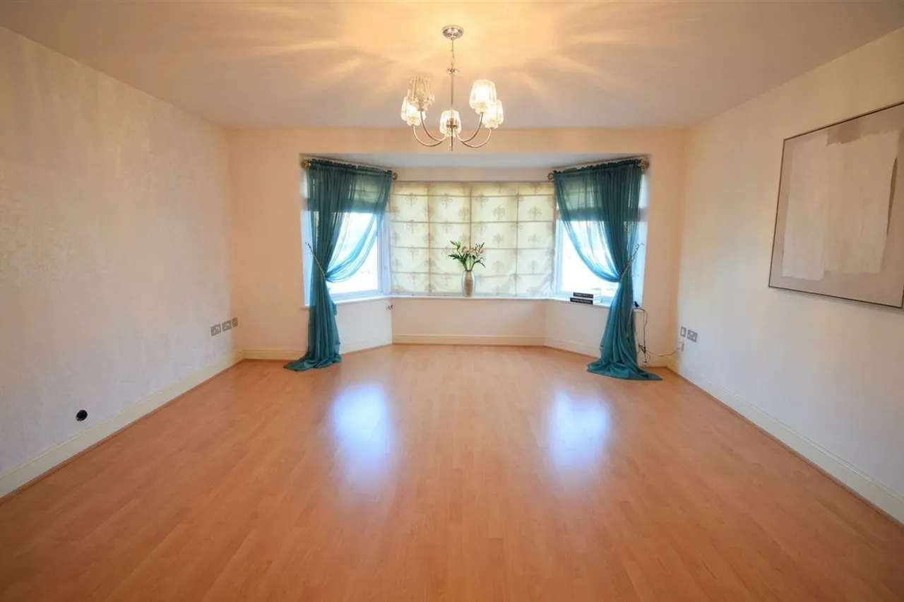 Gaynes Hill Road, Woodford Green, IG8, photo 6