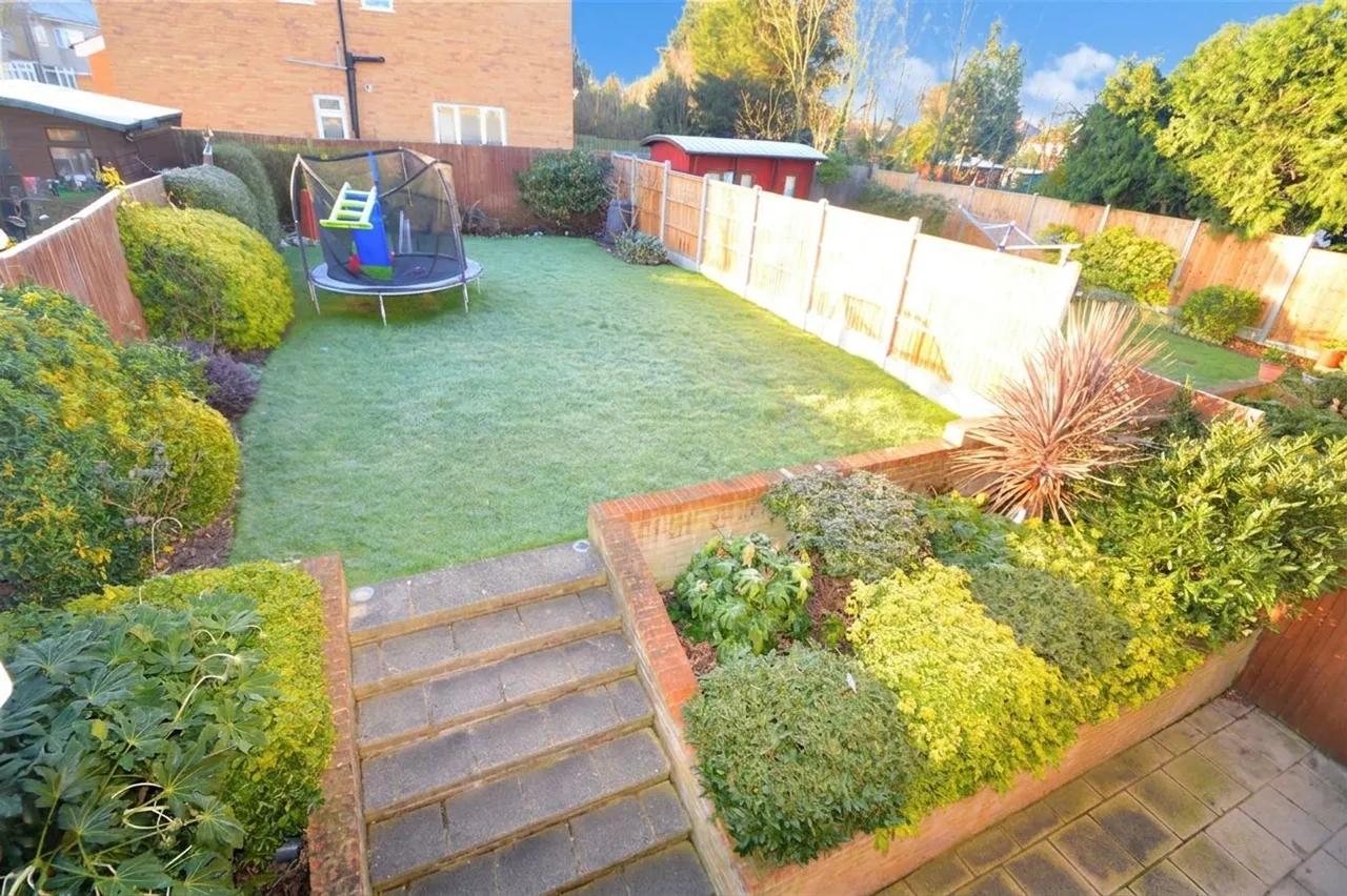 Gaynes Hill Road, Woodford Green, IG8, photo 5