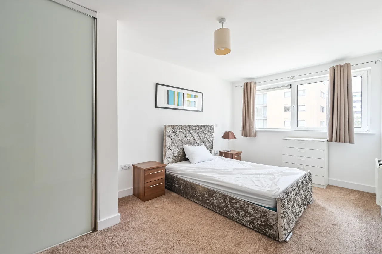 Flat 105 Drift Court, 1 Basin Approach, London, photo 3