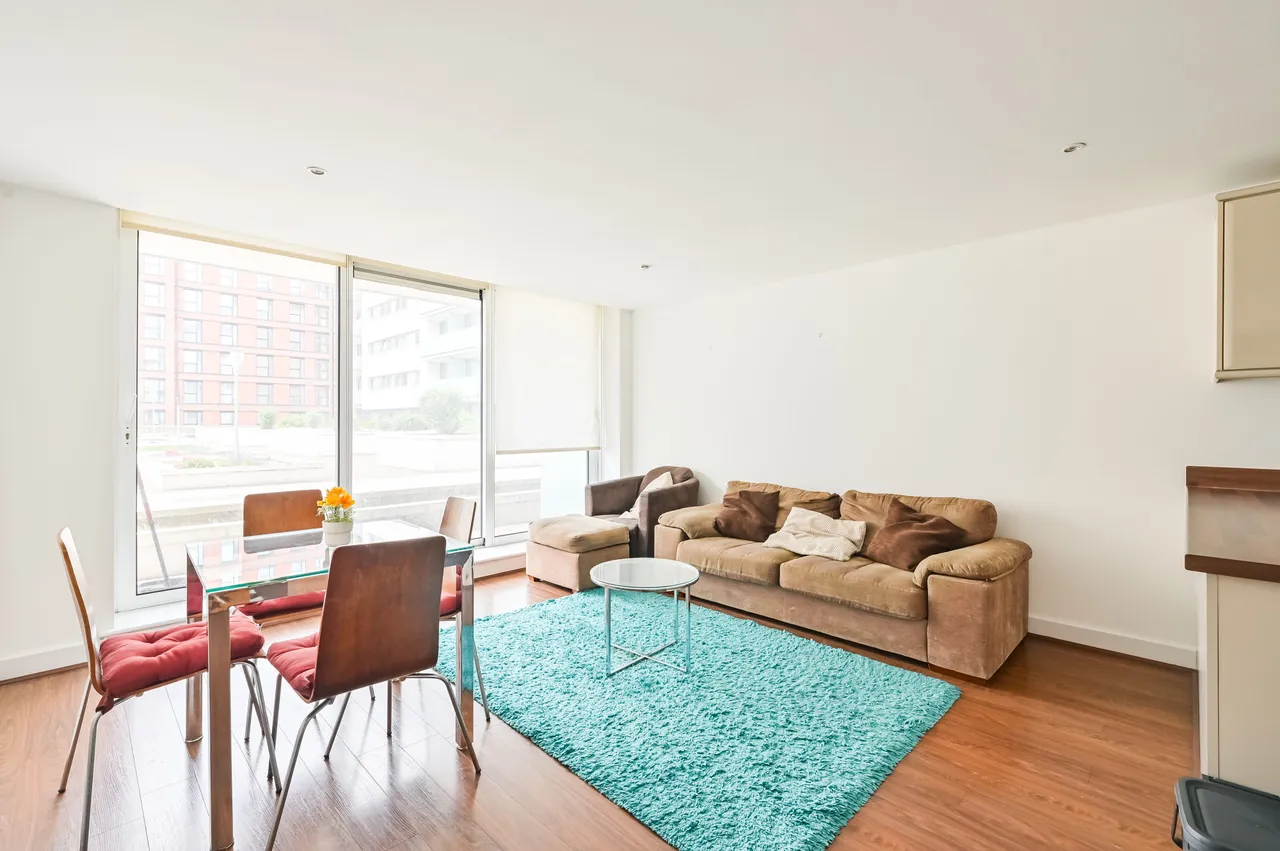 Flat 105 Drift Court, 1 Basin Approach, London, photo 6