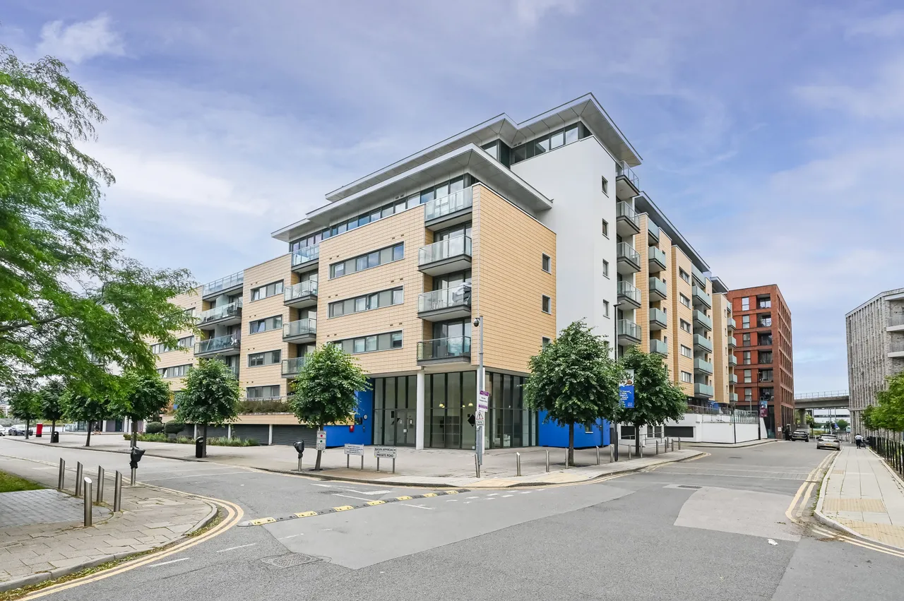 Flat 105 Drift Court, 1 Basin Approach, London, photo 9