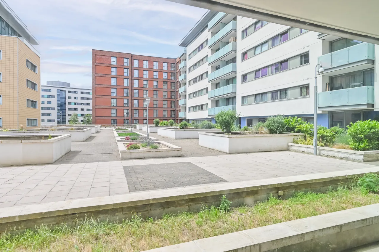 Flat 105 Drift Court, 1 Basin Approach, London, photo 4