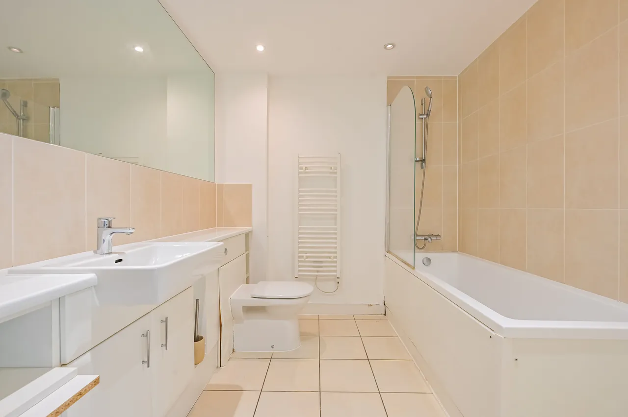 Flat 105 Drift Court, 1 Basin Approach, London, photo 5