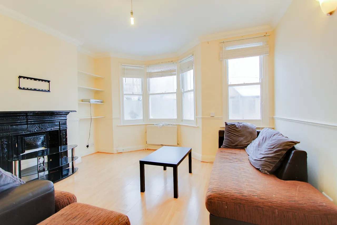 Sandringham Road, Cricklewood, NW2, photo 2