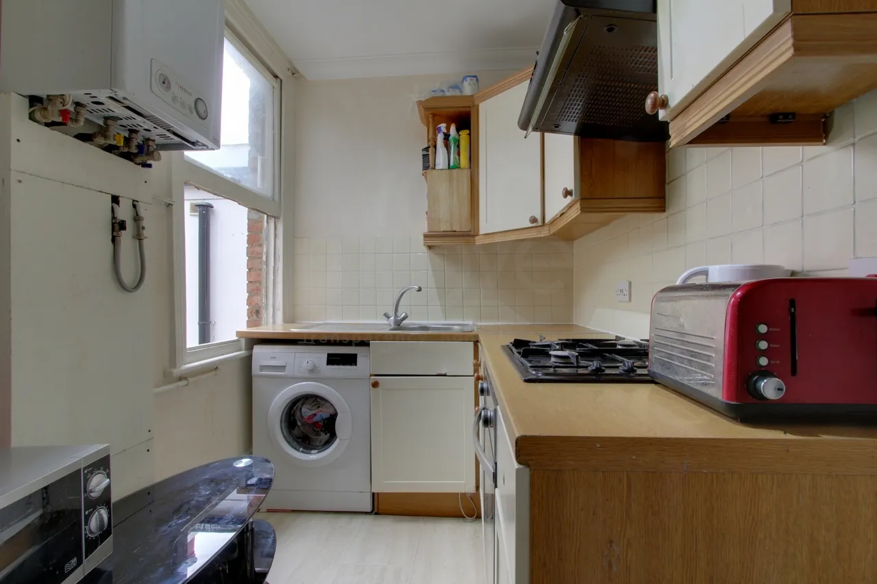 Sandringham Road, Cricklewood, NW2, photo 4