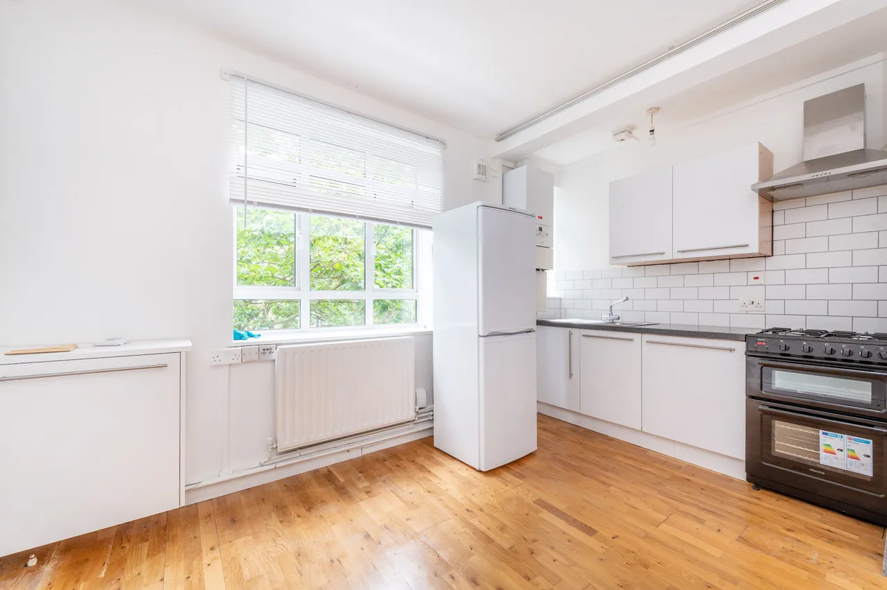 1 bed flat to rent — 22 Winthrop House, White City Estate, London