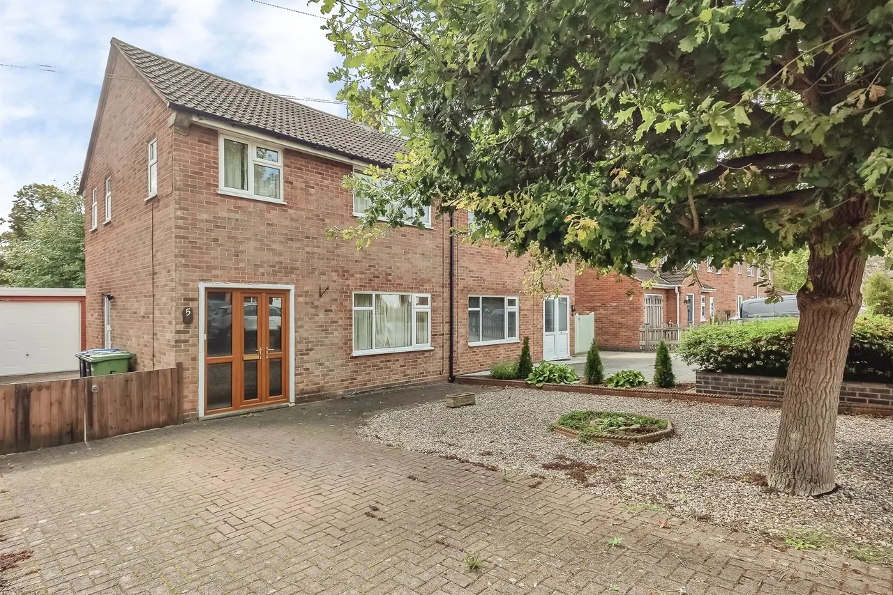 3 bed house for sale, Arden Way, Market Harborough, LE16