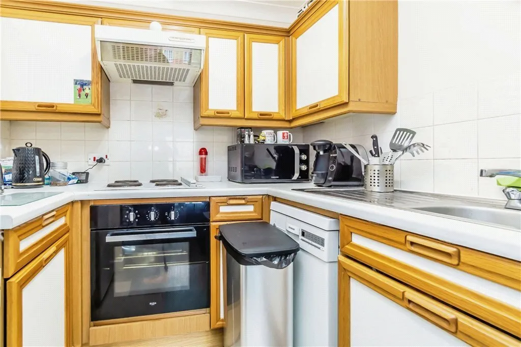 Brighton Road, South Croydon, CR2, photo 2