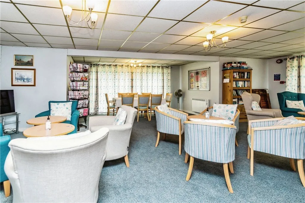 Brighton Road, South Croydon, CR2, photo 6