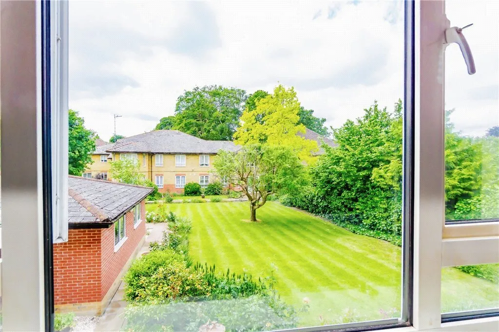 Brighton Road, South Croydon, CR2, photo 5