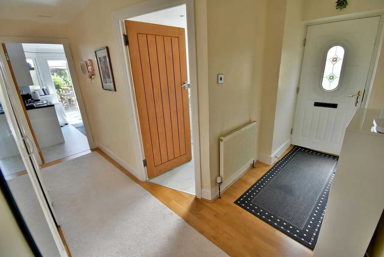 Pine Vale Crescent, BH10, photo 10