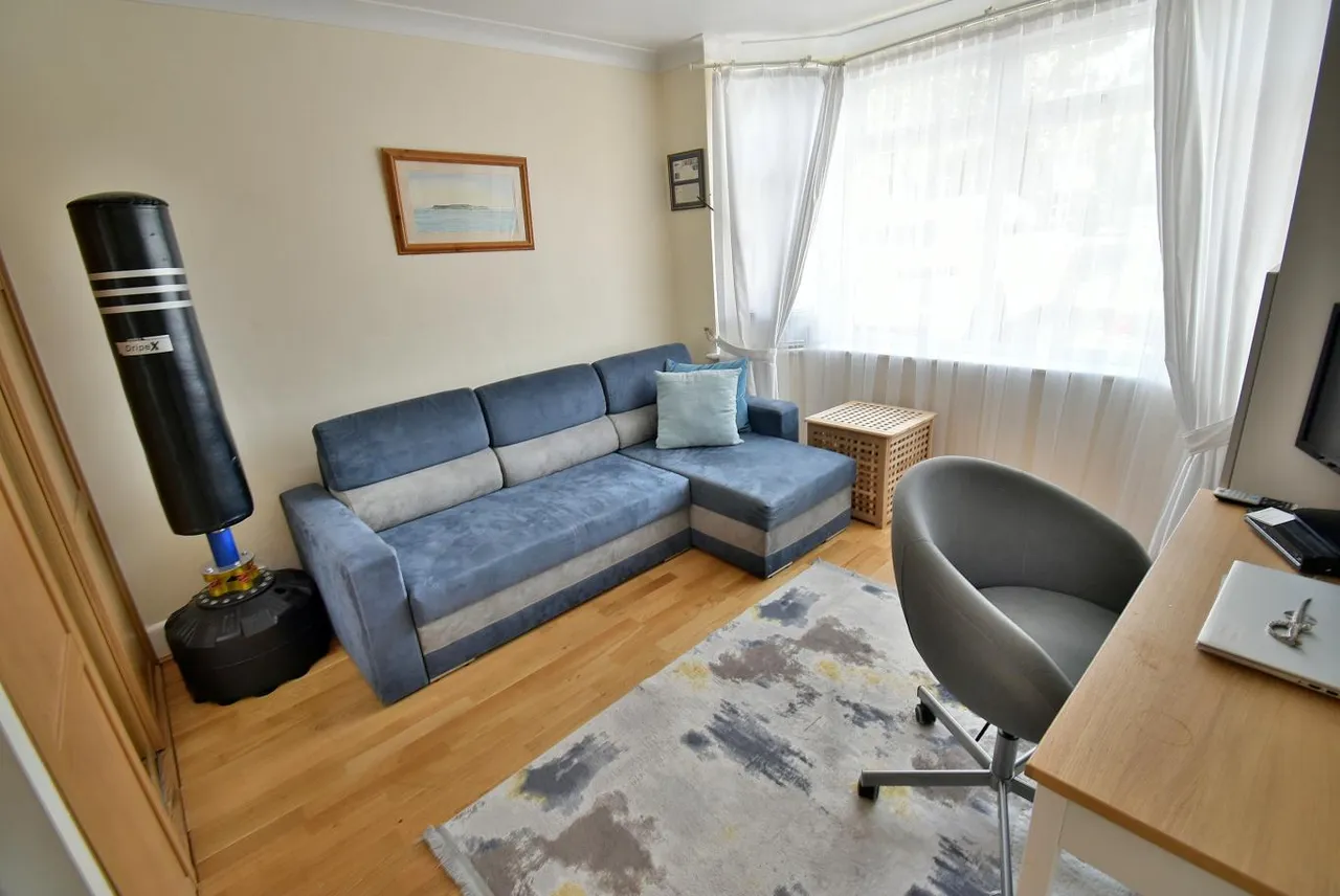 Pine Vale Crescent, BH10, photo 7