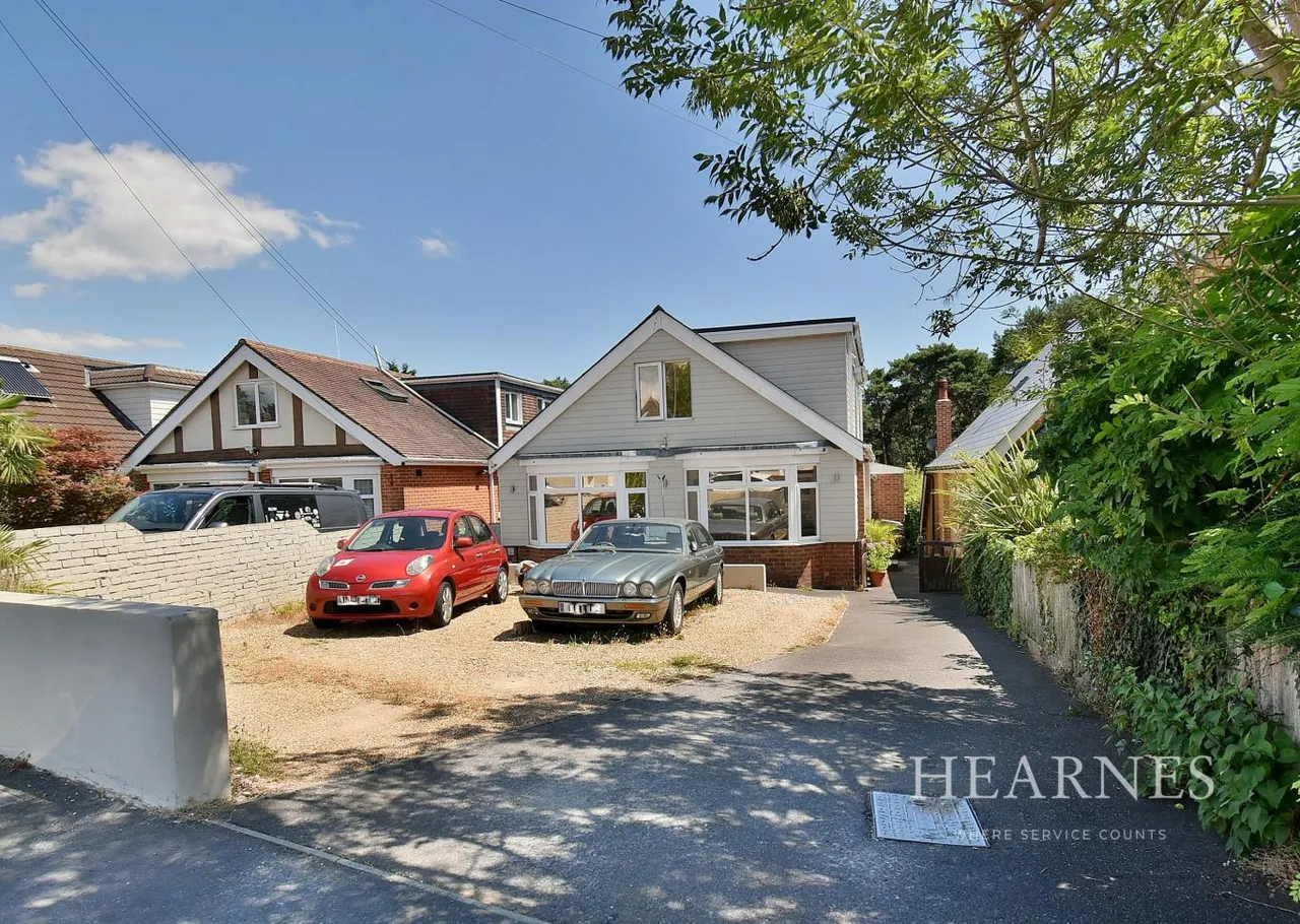 4 bed property for sale, Pine Vale Crescent, BH10