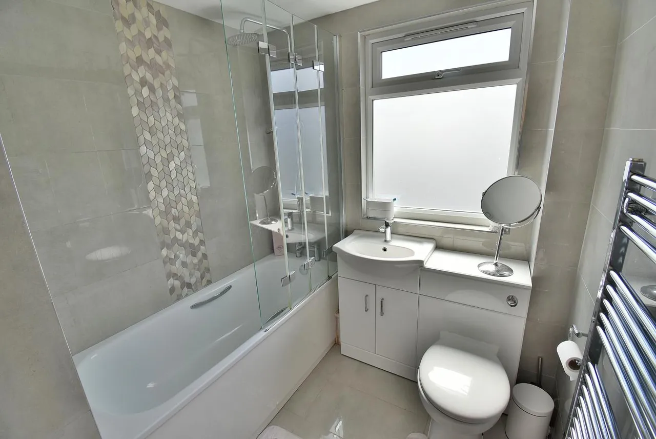 Pine Vale Crescent, BH10, photo 14