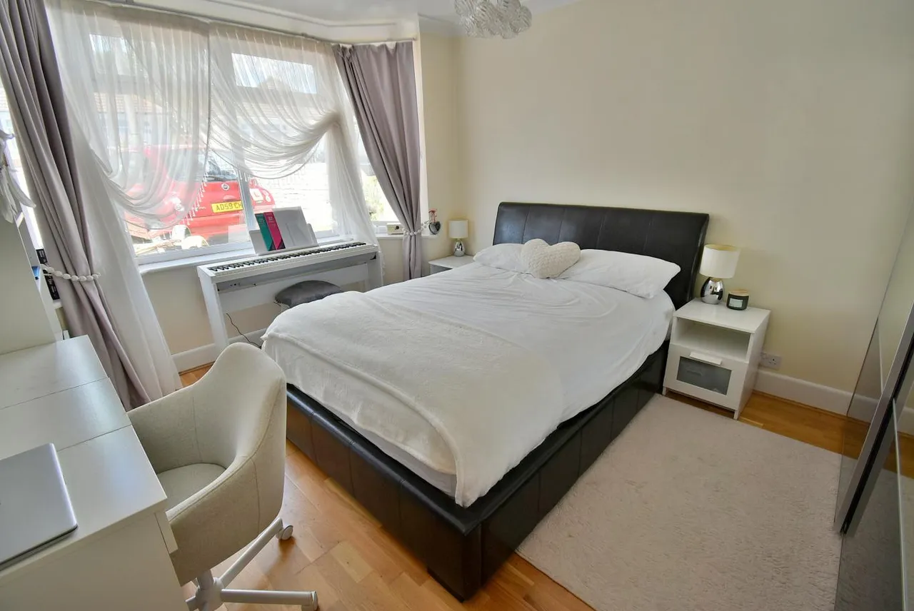 Pine Vale Crescent, BH10, photo 8