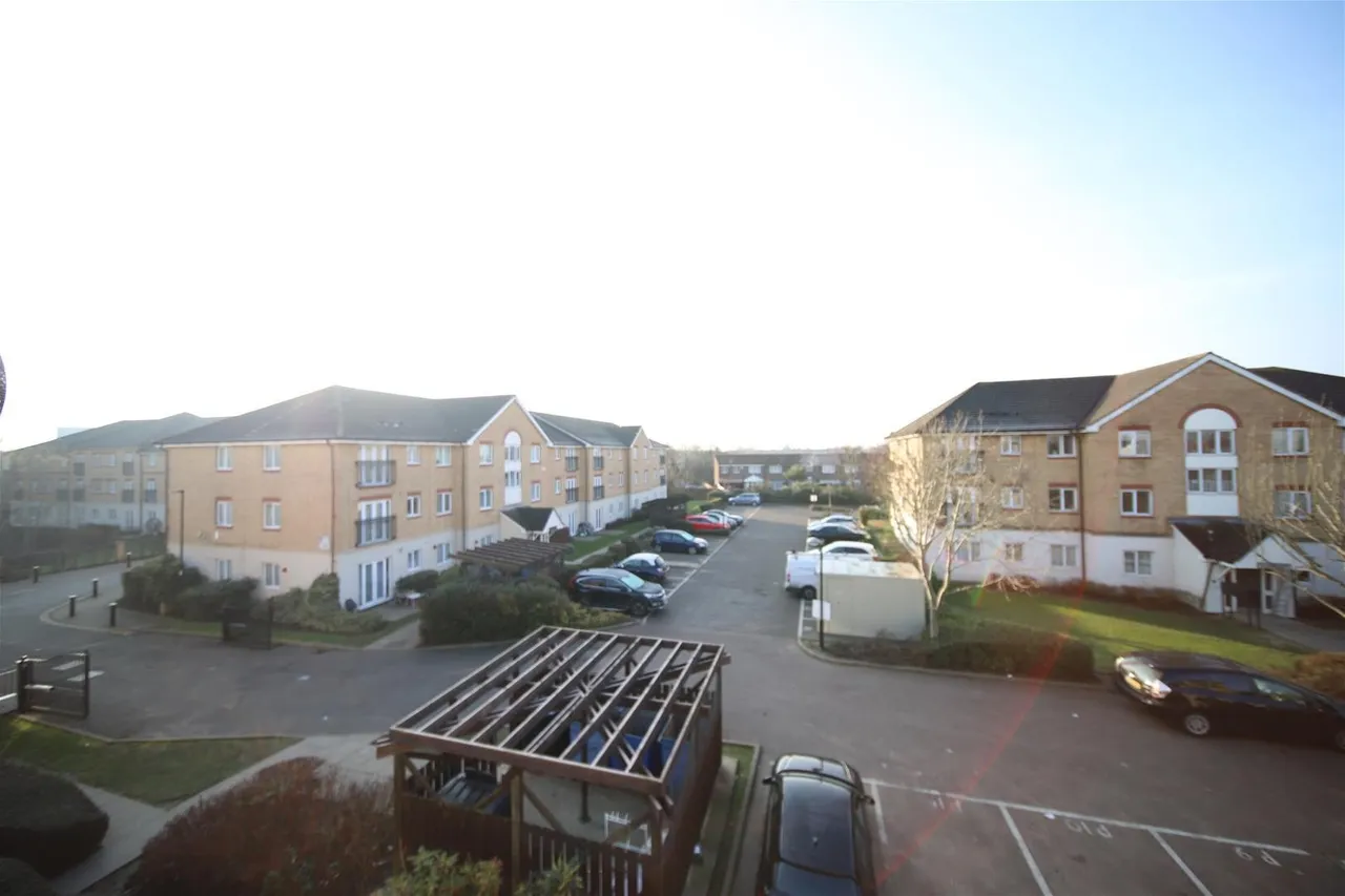 Tysoe Avenue, Enfield EN3 6FF, photo 10